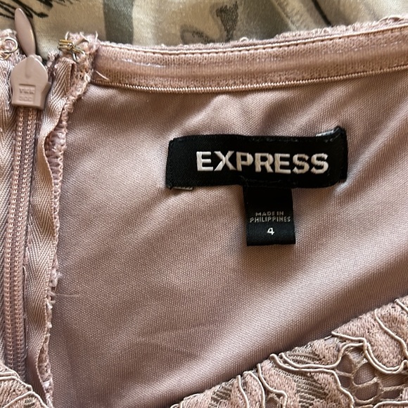 Express mauve lace dress dress size 4 can be off shoulder or on. Wore twice! - Picture 11 of 12